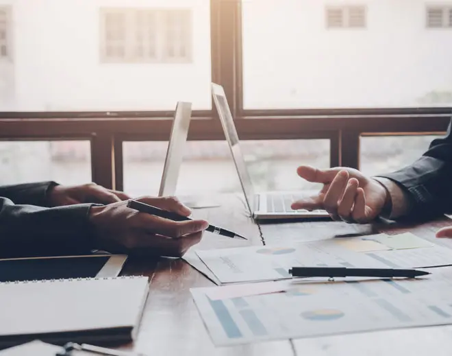 Servicios de trámites aduanales